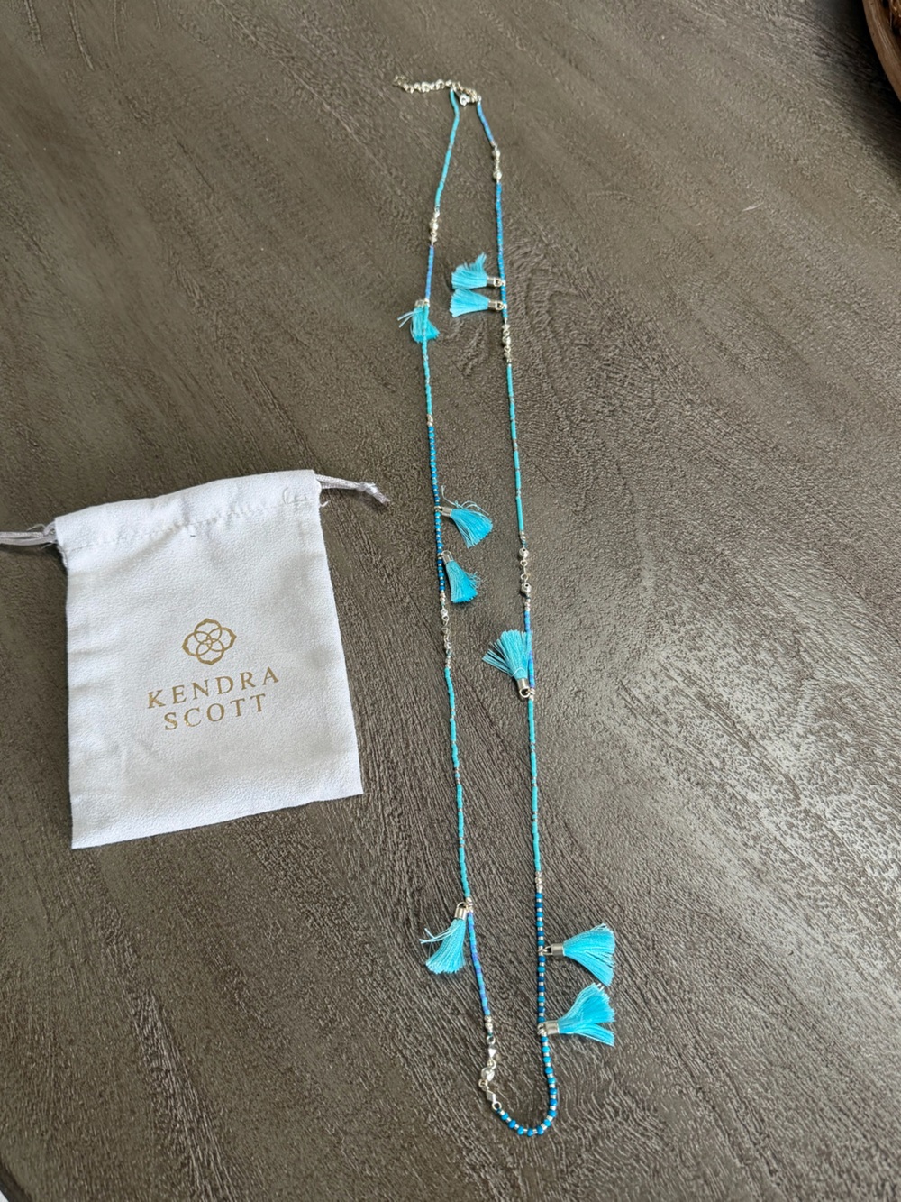 Kendra Scott necklace